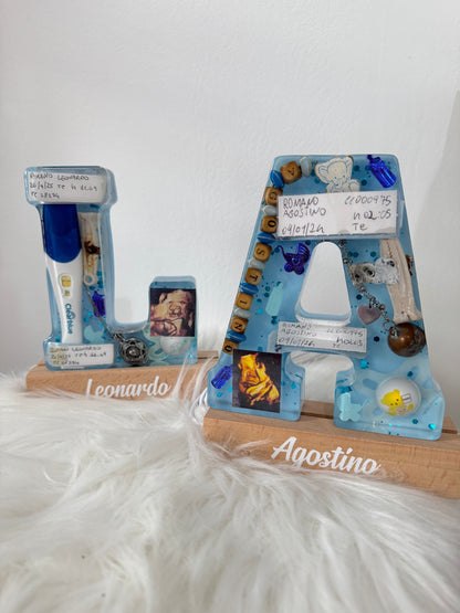 Baby lettera lampada (Base in legno)