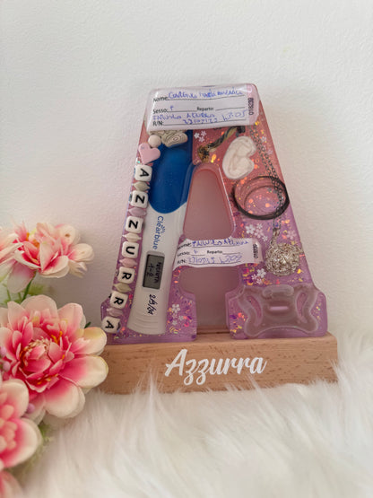 Baby lettera lampada (Base in legno)